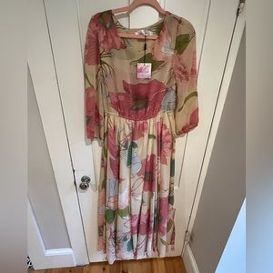 Never worn chicwish SPRING SCENERY FLORAL MAXI DRESS